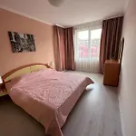 Sunny And Cosy In Admiral Plaza Apartment