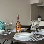 דירה Sunny And Cosy In Admiral Plaza *
