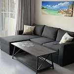 Sunny And Cosy In Admiral Plaza דירה